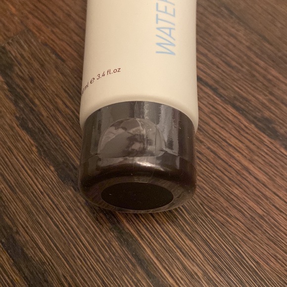 AHAVA Deadsea Water Mineral Foot Cream. - Picture 2 of 3